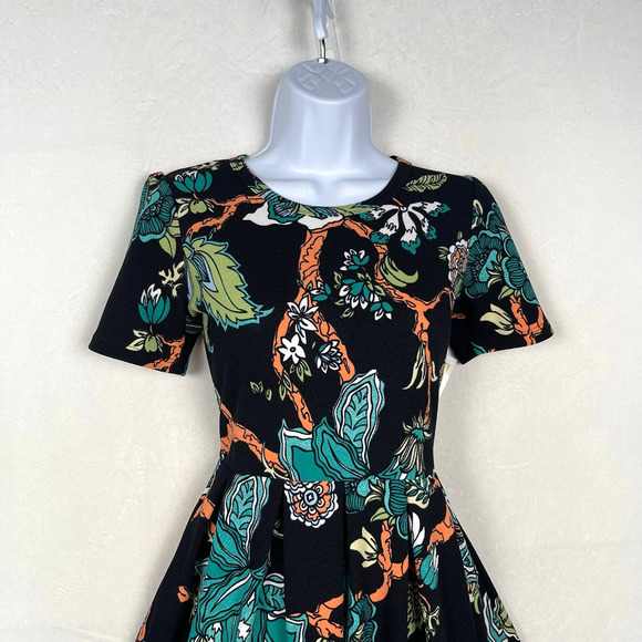 NWT‎ LuLaRoe Amelia Black Tropical Stretch Fit & Flare Pleated Dress Pockets SM - Picture 2 of 13